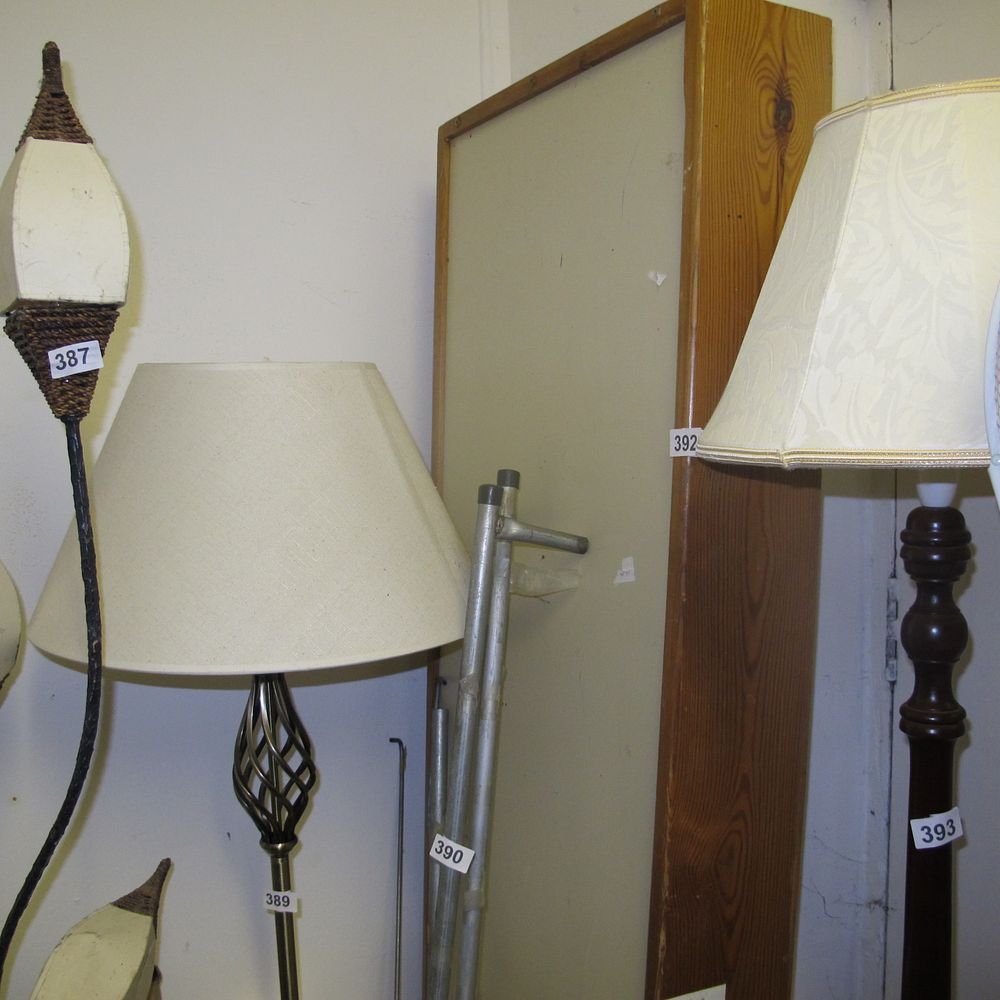 Lot 392: sun bed