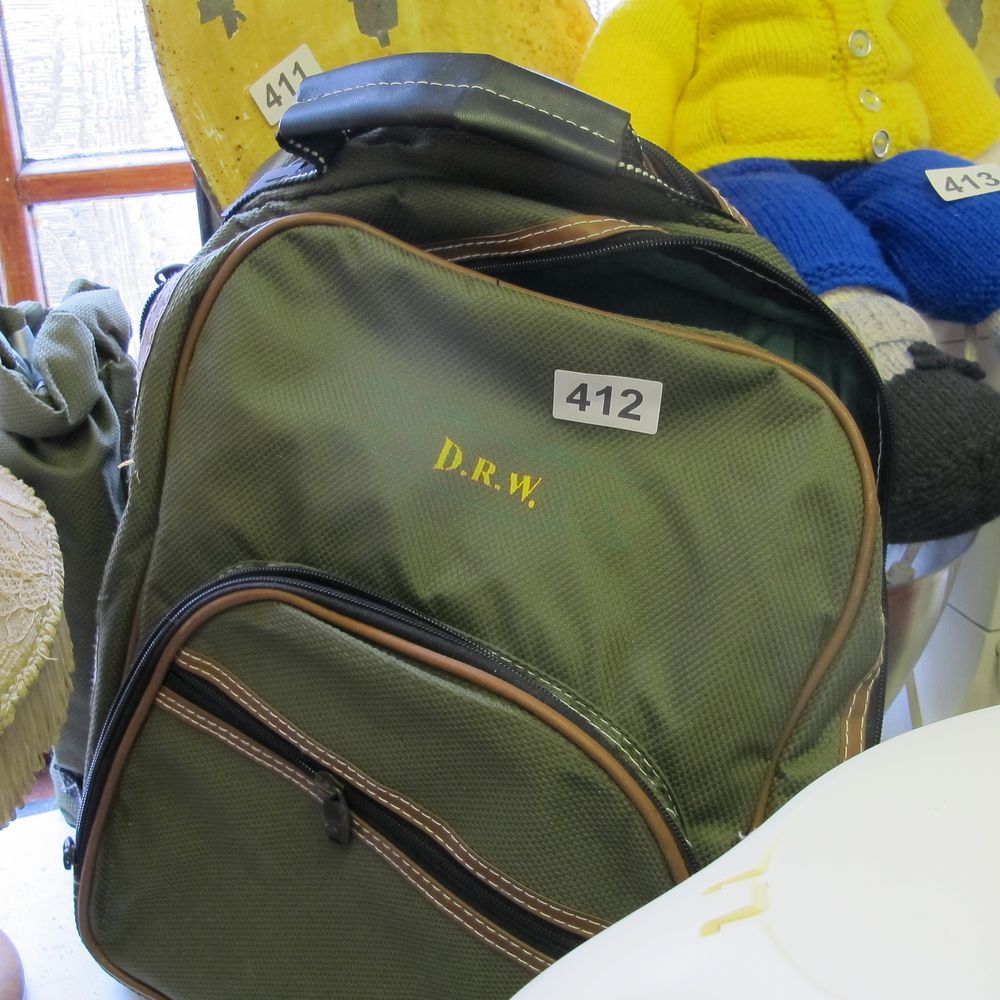 Lot 412: bag