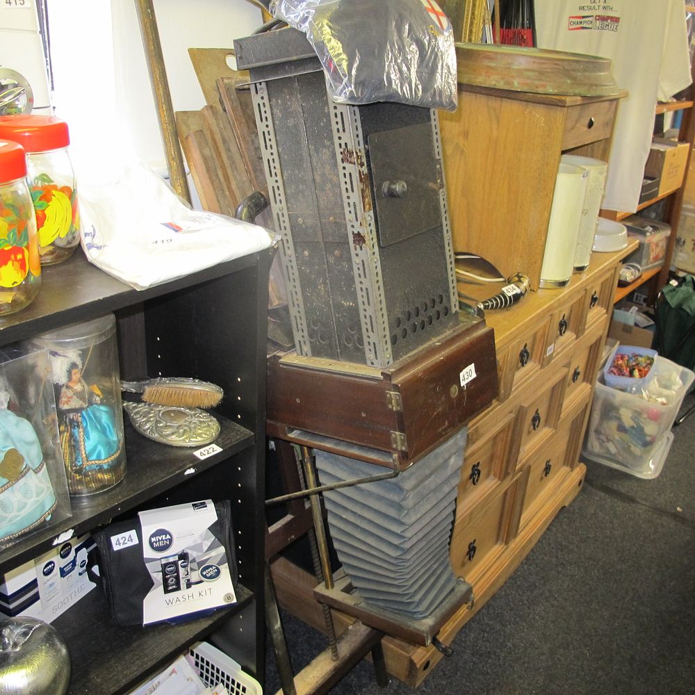 Lot 430: large vintage wall mounting bellows photographic enlarger