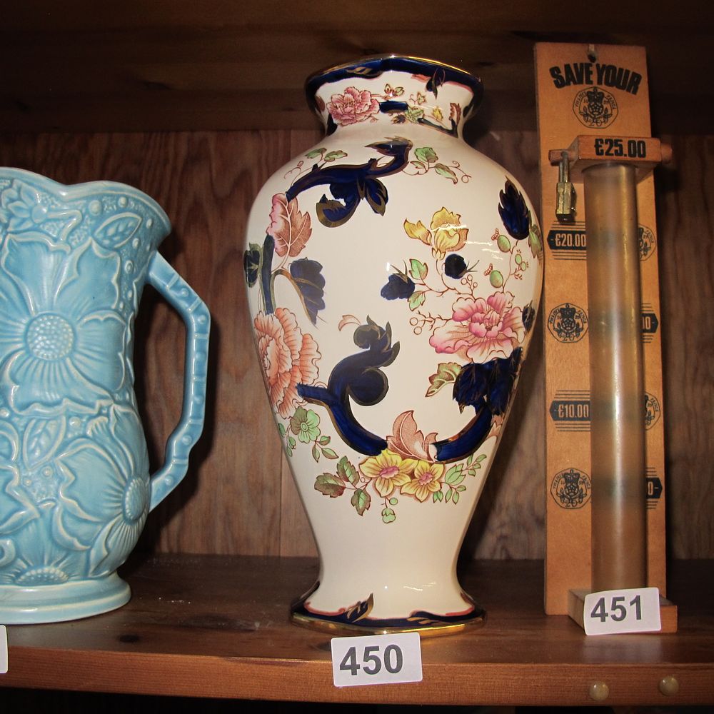 Lot 450: Masons vase