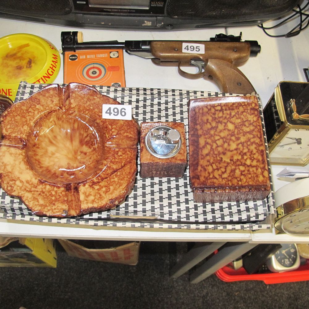 Lot 496: vintage onyx smokers tabletop set