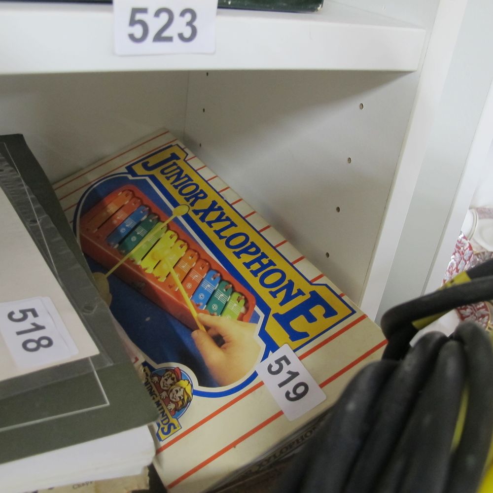 Lot 519: vintage junior xylophone