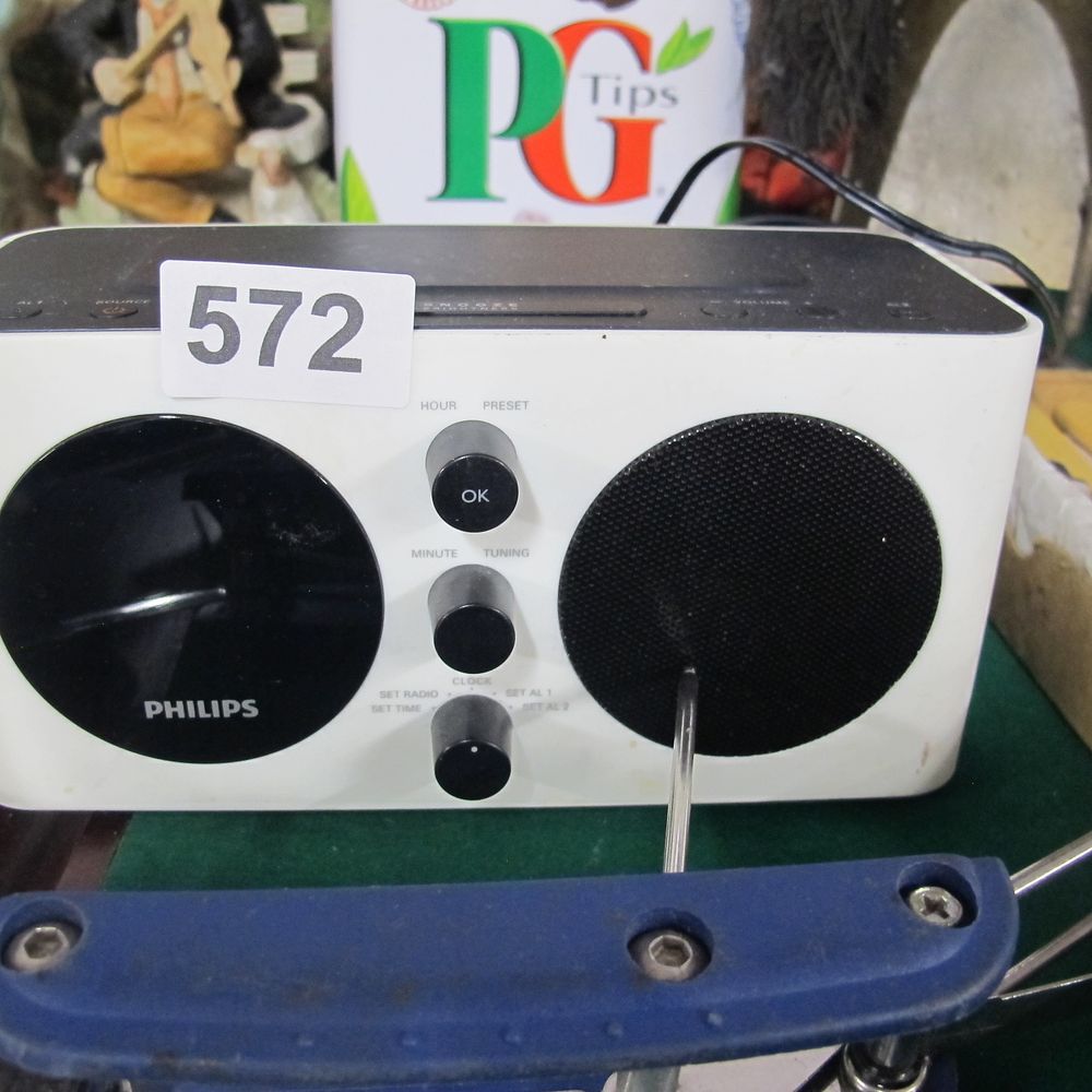 Lot 572: Philips clock radio alarm
