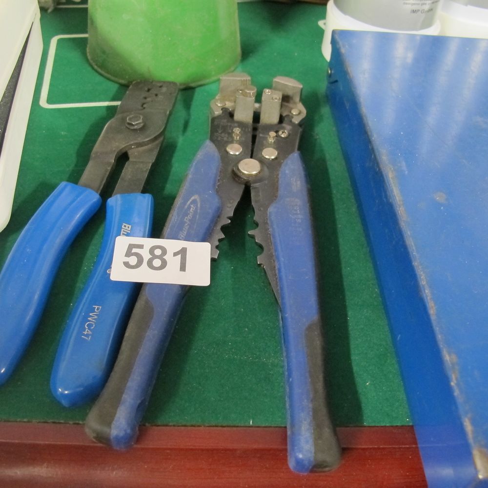 Lot 581: wire strippers
