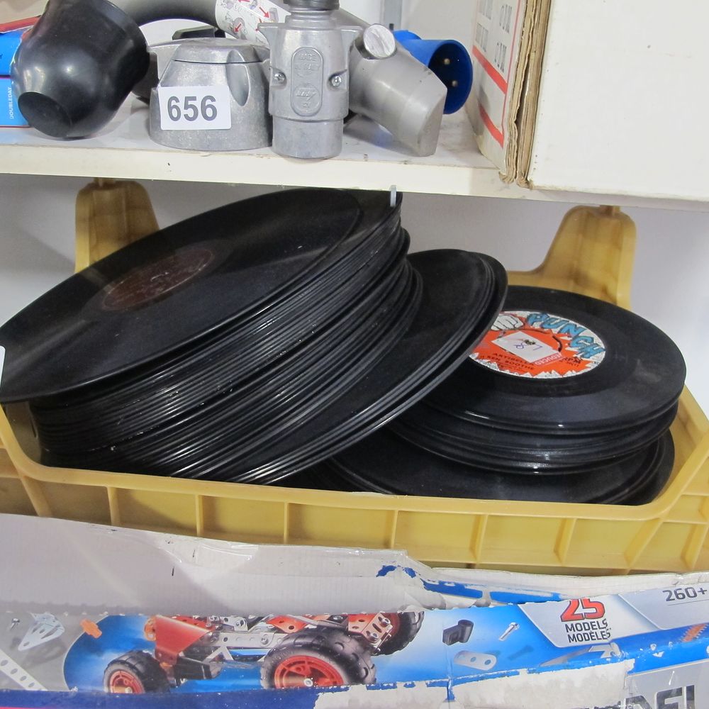 Lot 653: qty of vinyl records