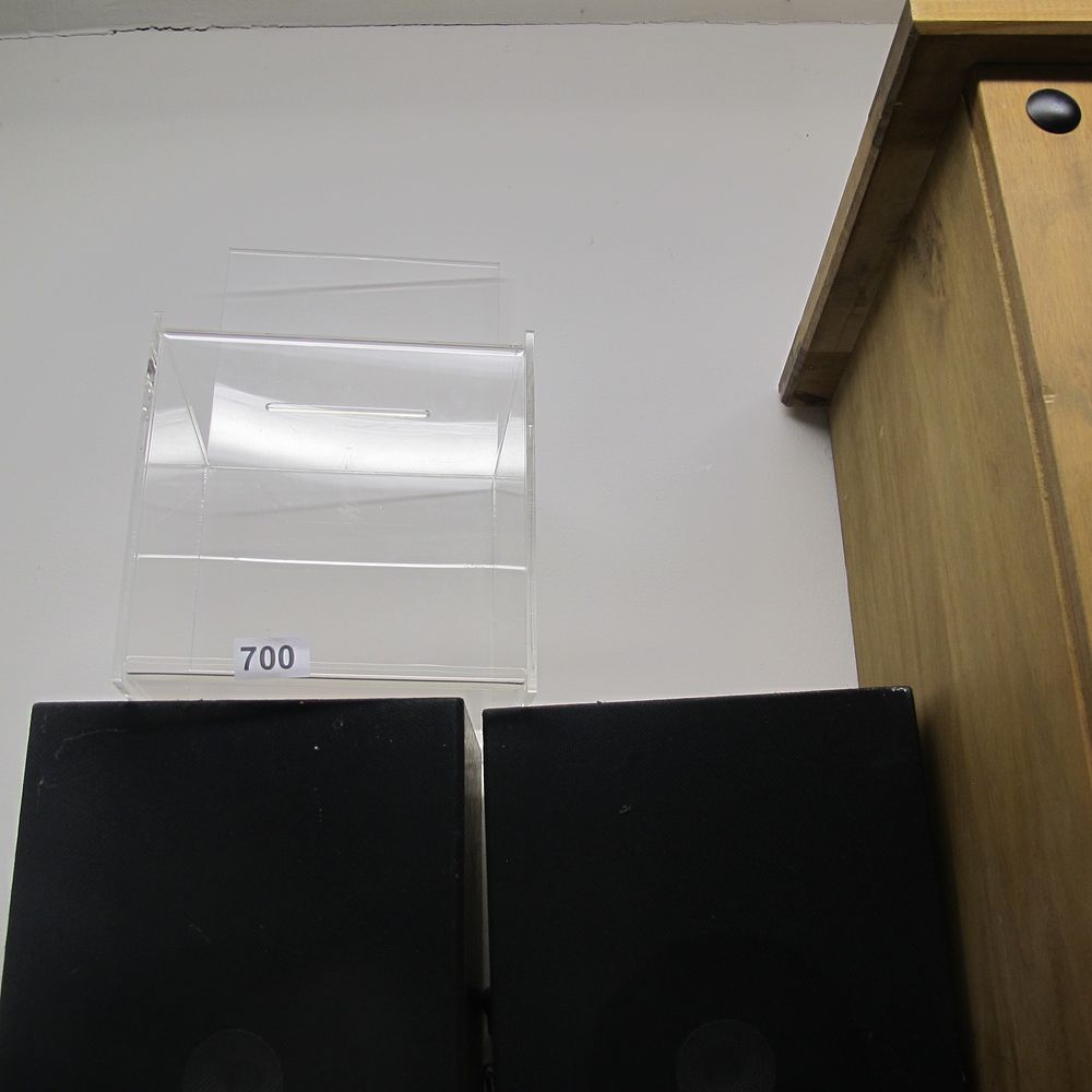 Lot 700: leaflet holder