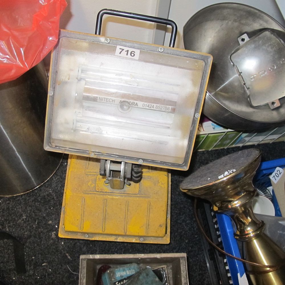 Lot 716: high powered work lamp