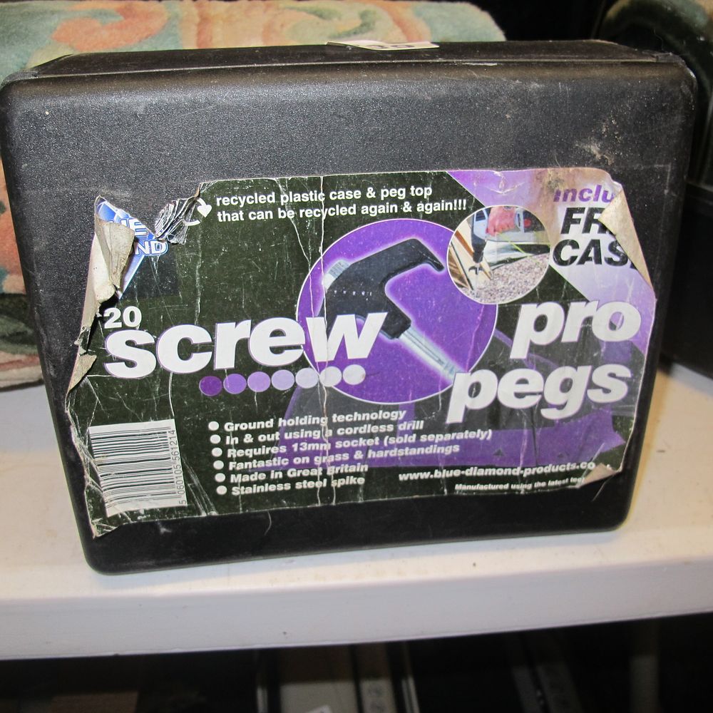 Lot 739: ground holding screw pegs