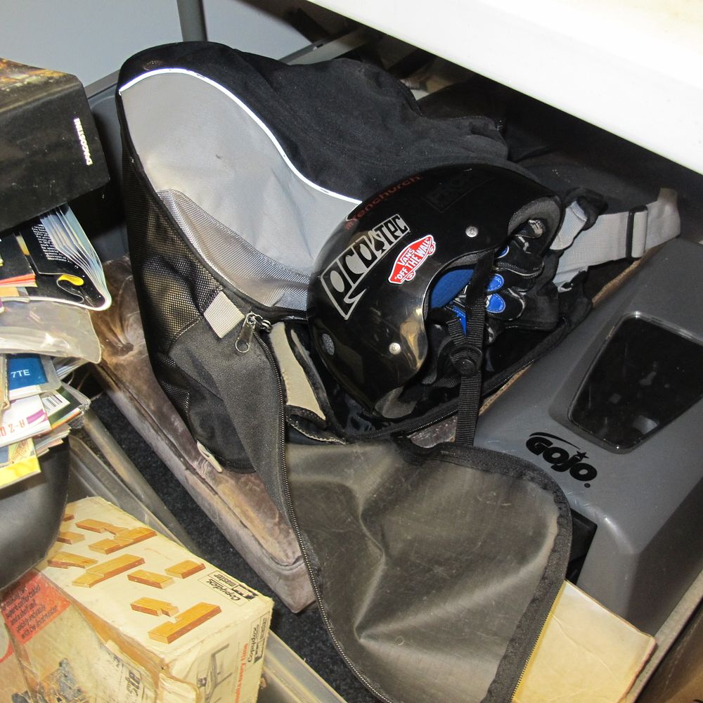 Lot 741: skate boarding helmet