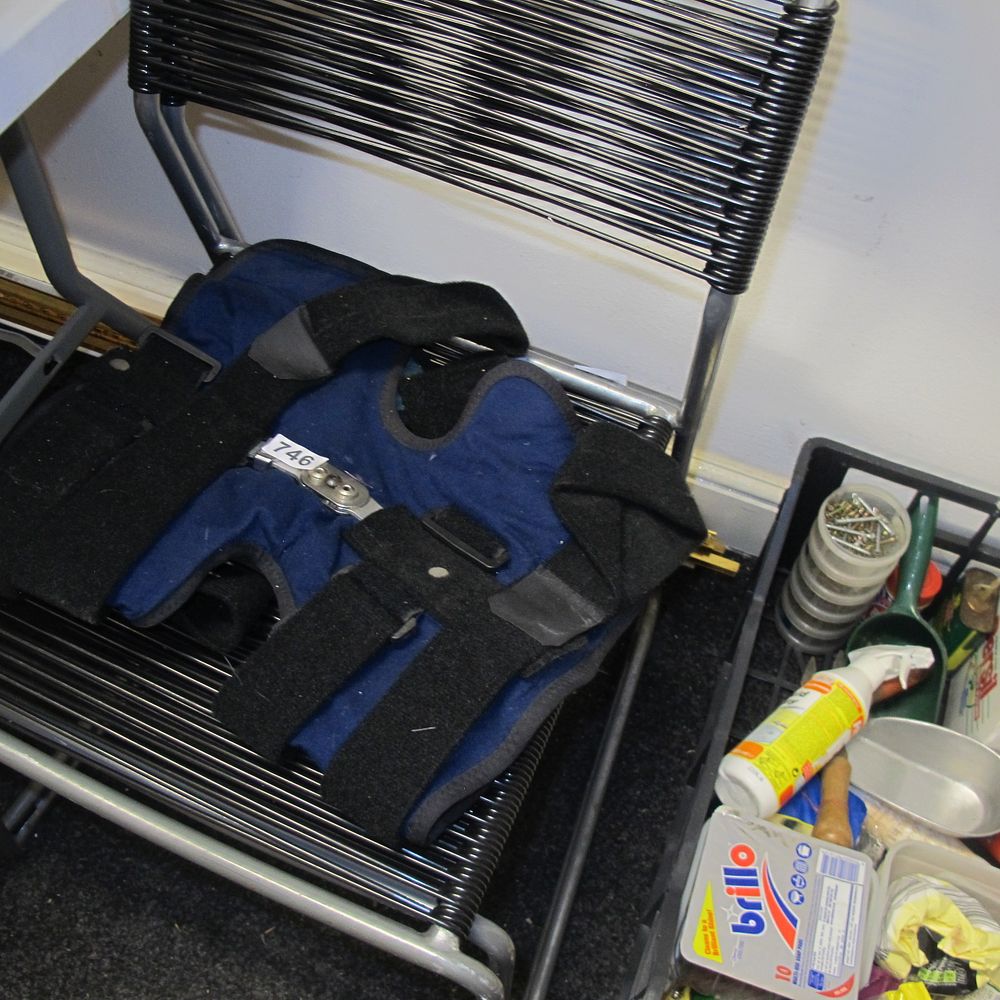 Lot 746: heavy duty knee leg brace