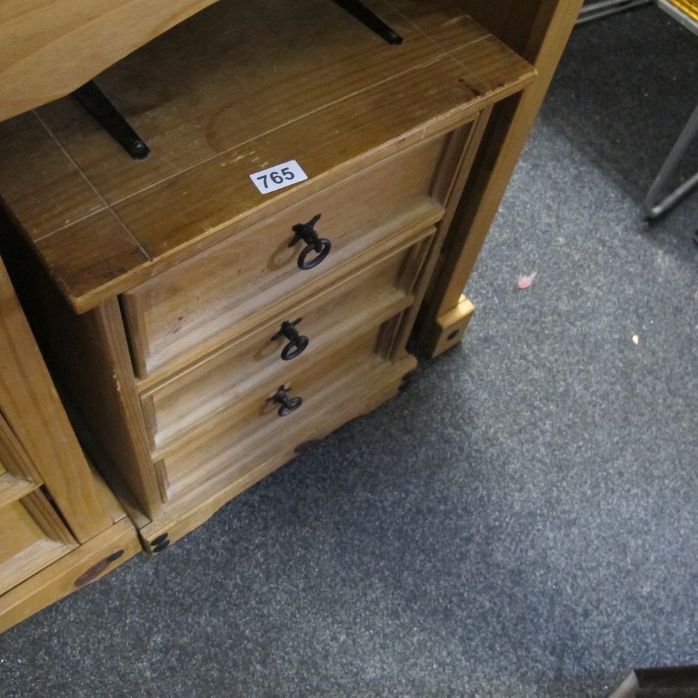 Lot 765: corona 3 drawer bed side table