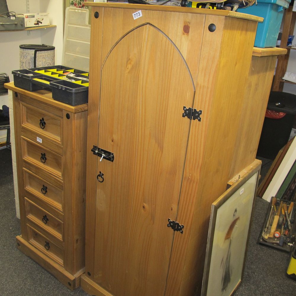 Lot 773: corona cabinet