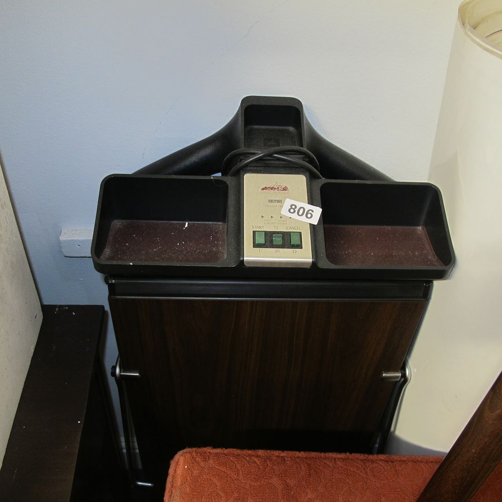 Lot 806: trouser press WTF free to anyone