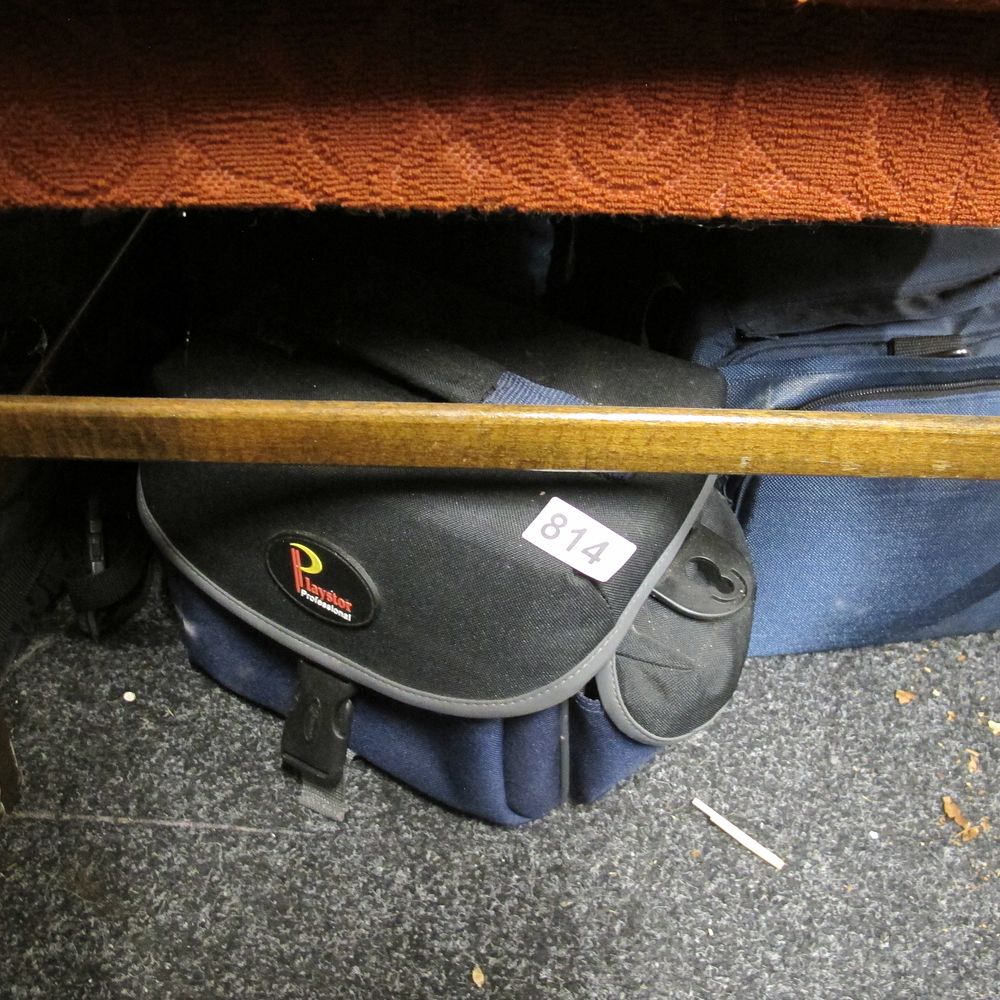 Lot 814: camera case