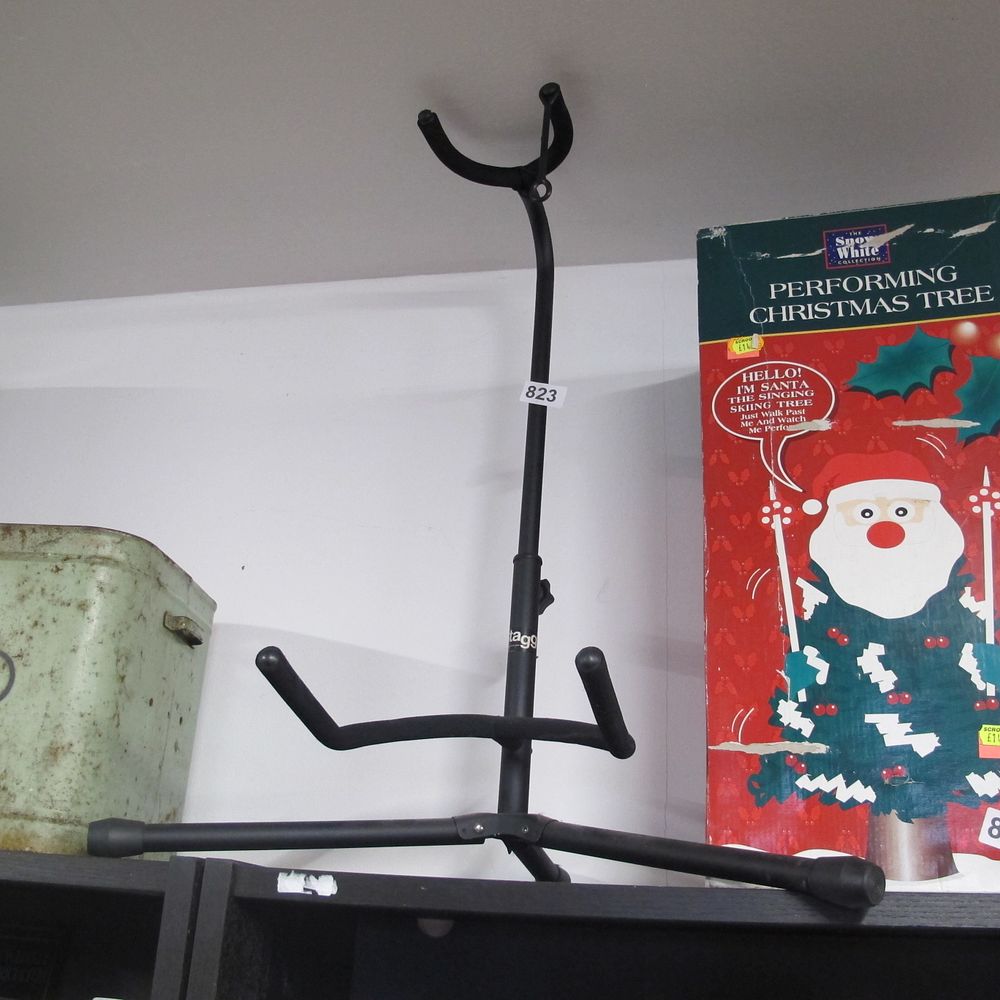 Lot 823: guitar stand