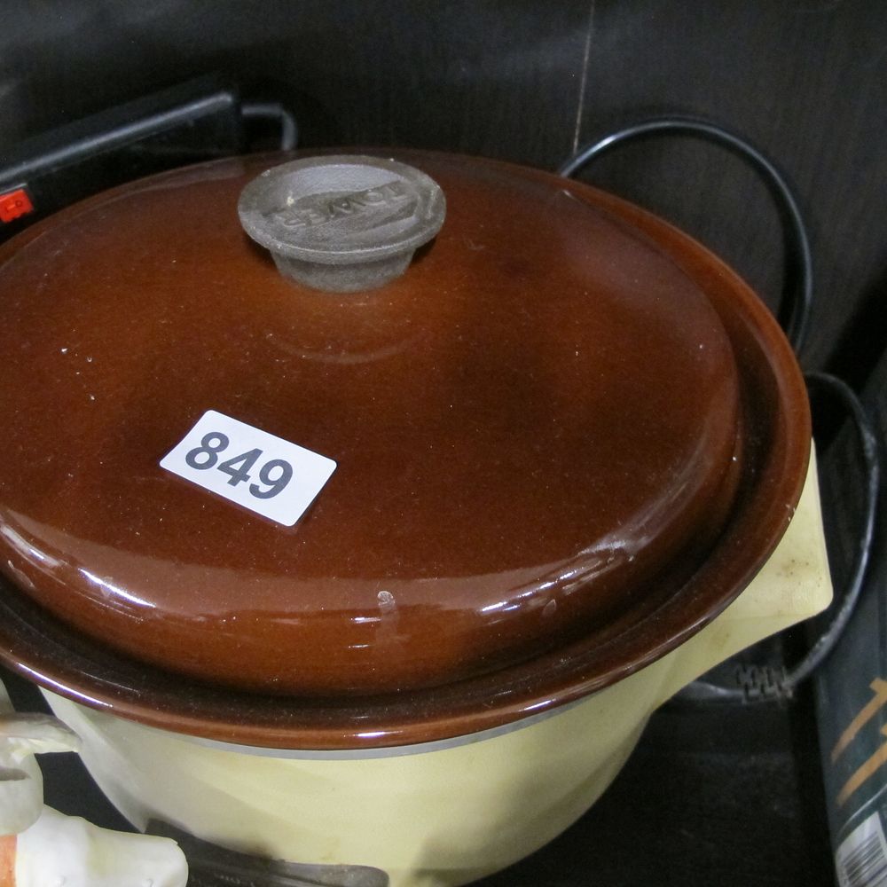 Lot 849: free slow cooker