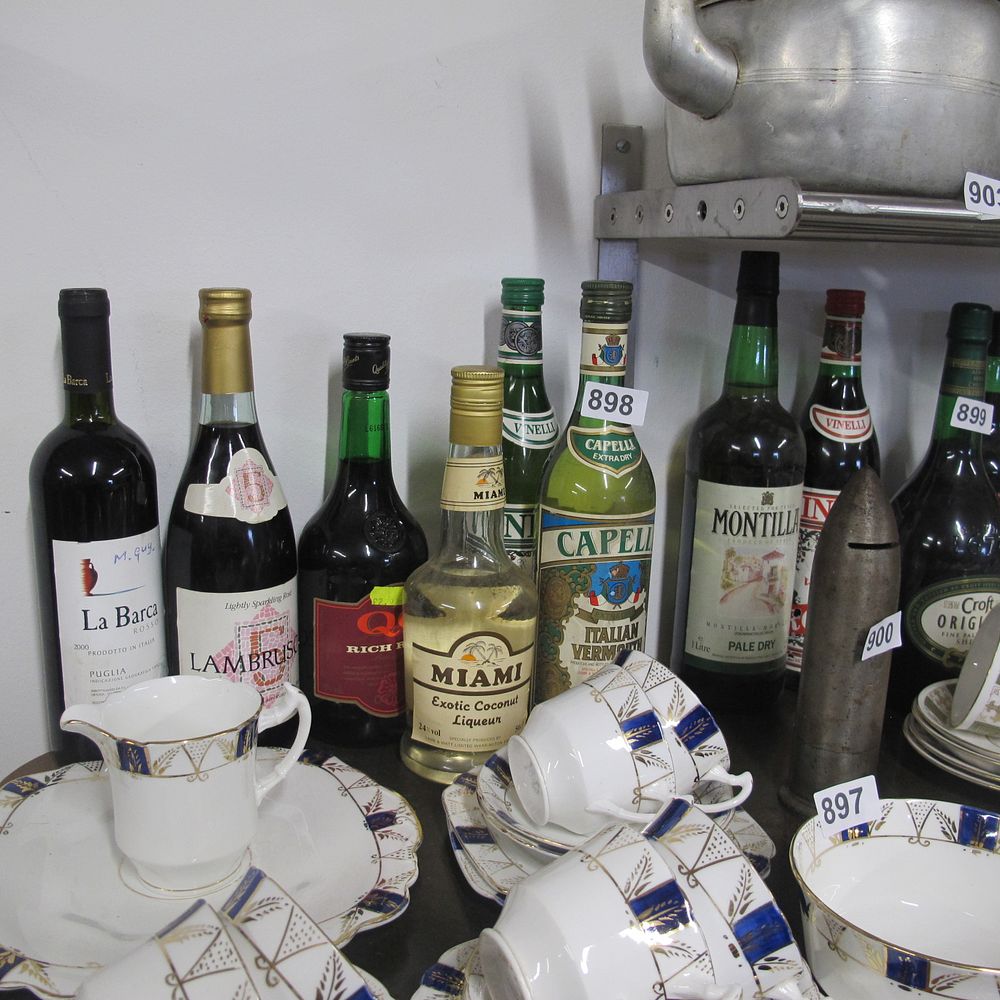 Lot 898: 6 bottles of booze