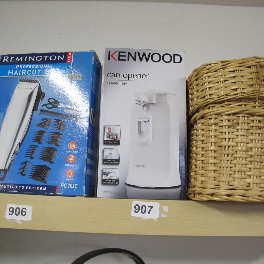 Lot 907: electric can opener