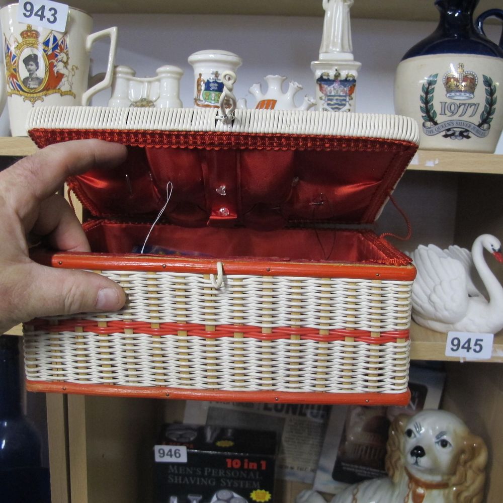 Lot 944: sewing box