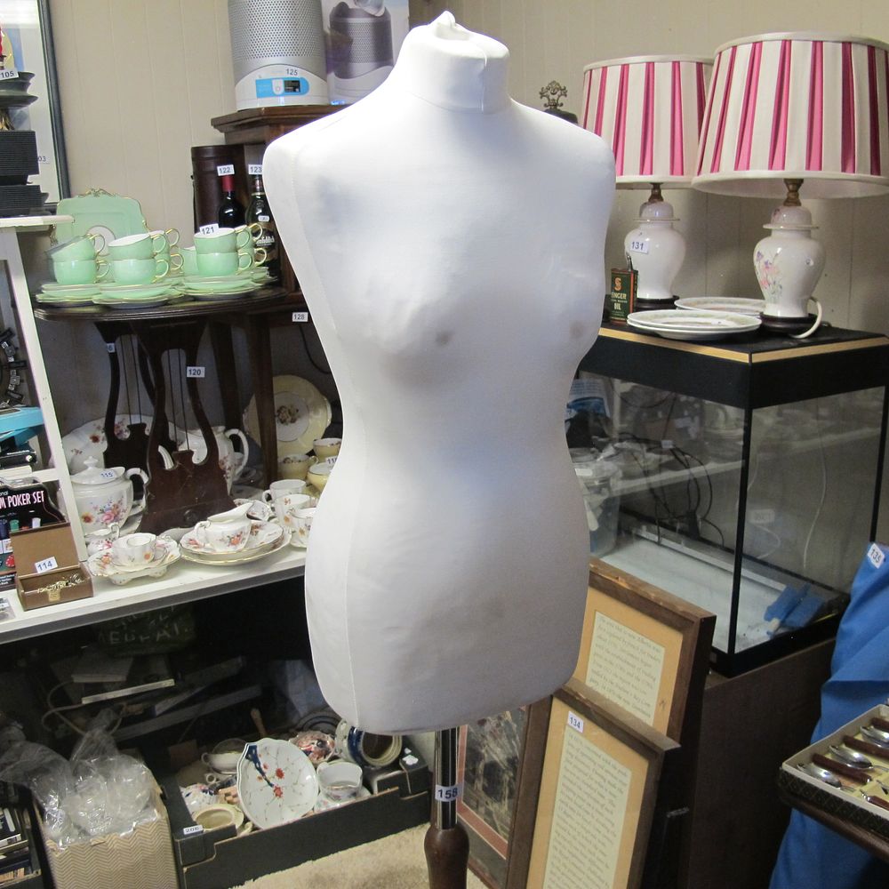 Lot 158: Mannequin 