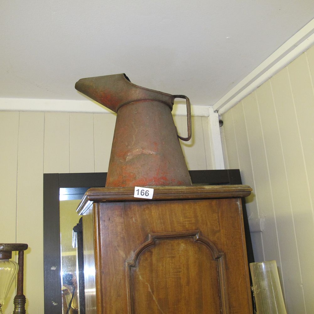 Lot 166: Large vintage oil can