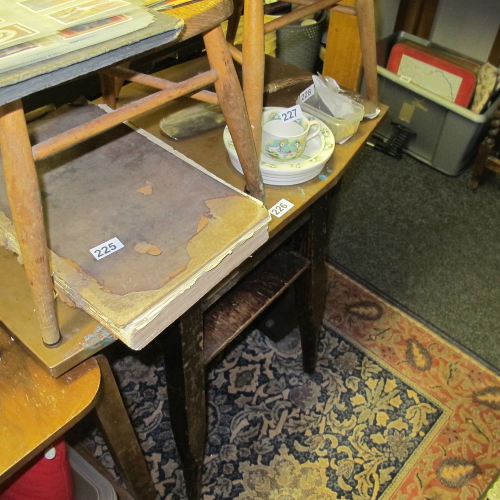 Lot 226: Vintage coipper topped pub table