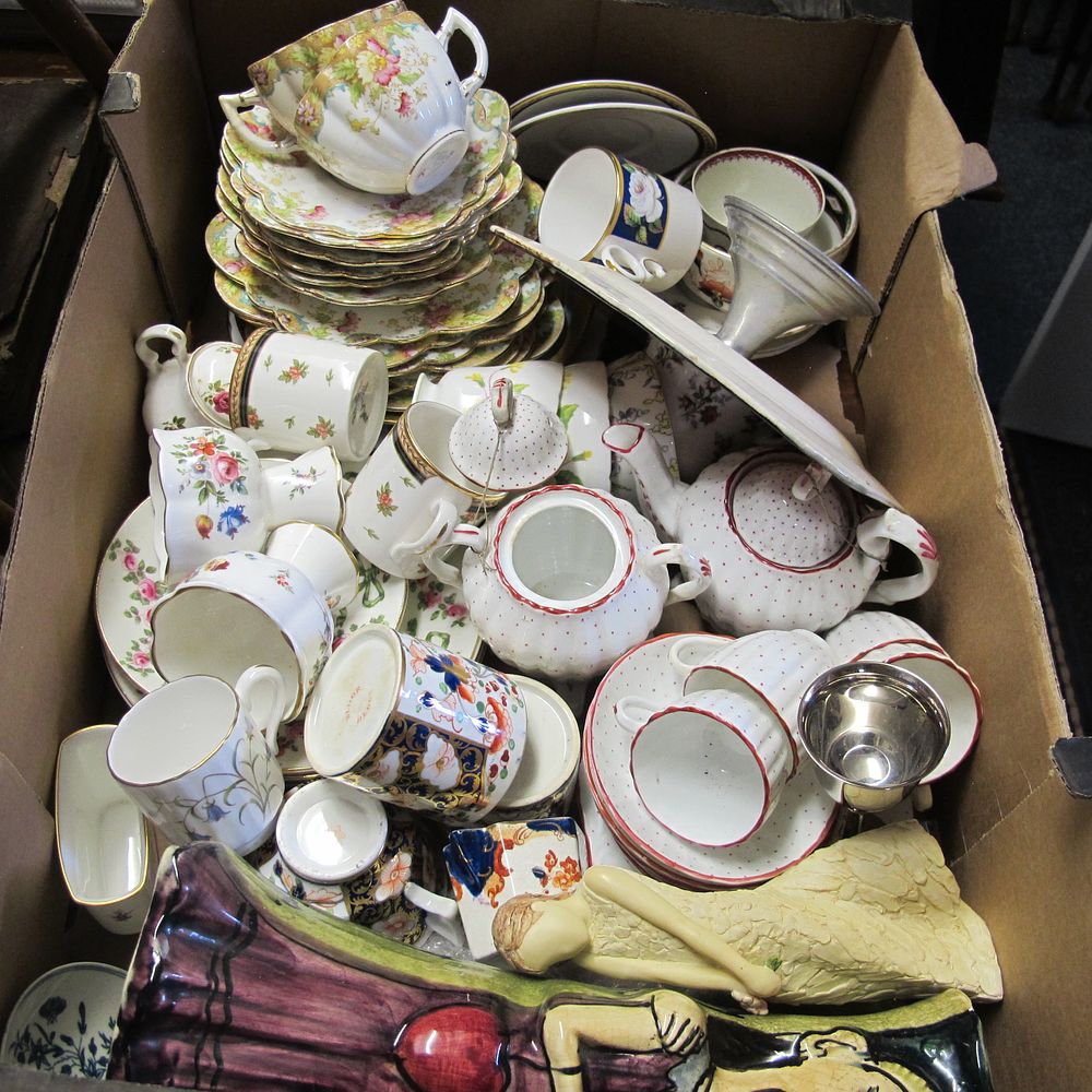 Lot 238: Box of misc