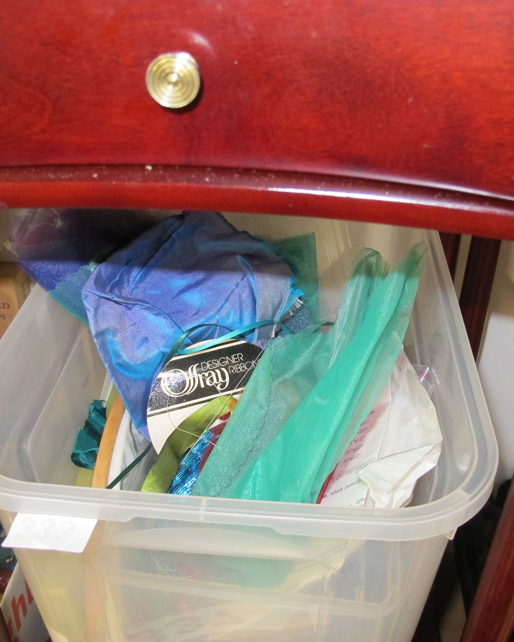 Lot 333: tub of ribbon etc 