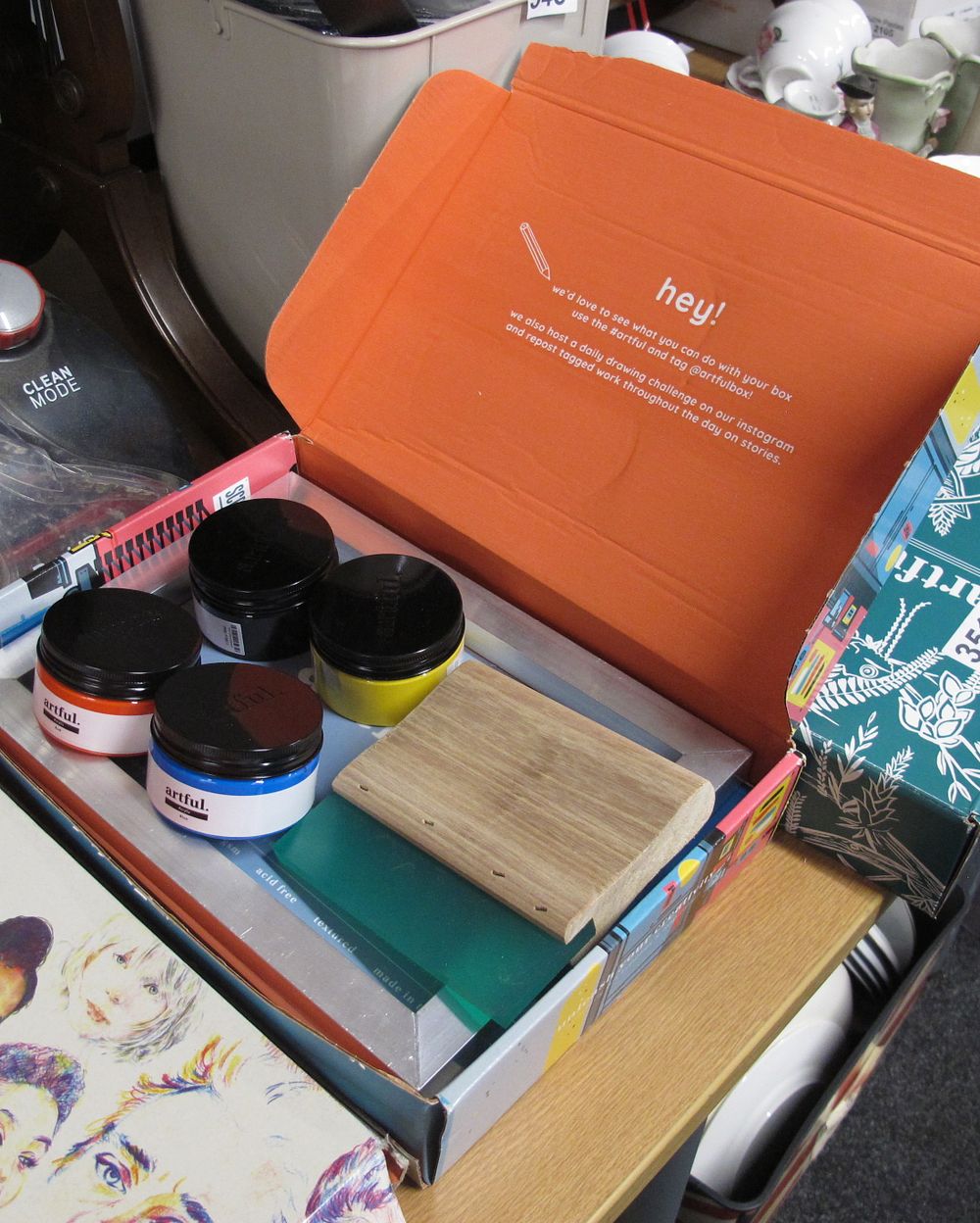 Lot 353: artful craft set