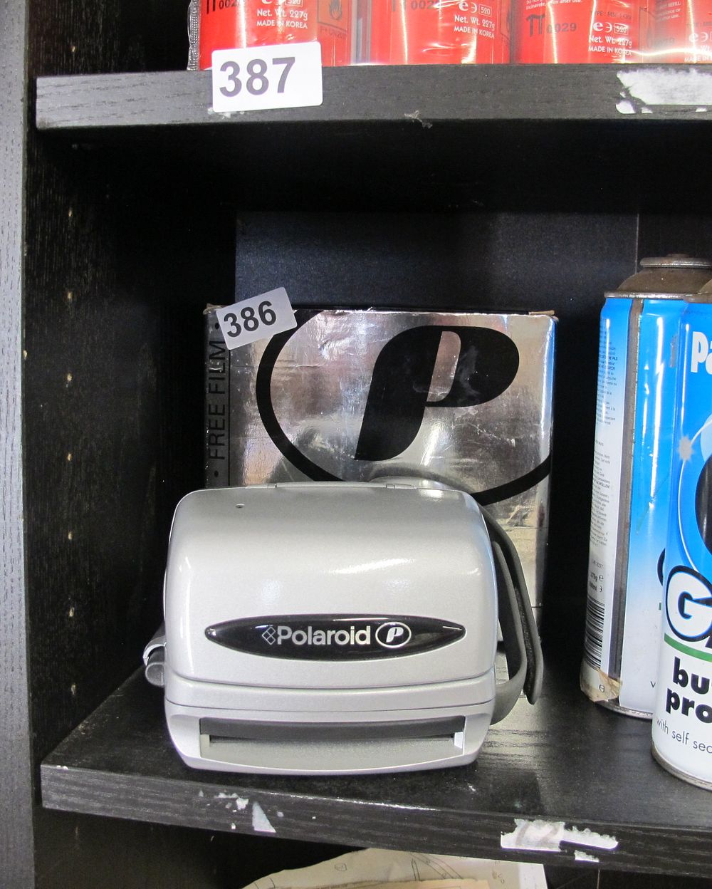 Lot 386: polaroid instant camera
