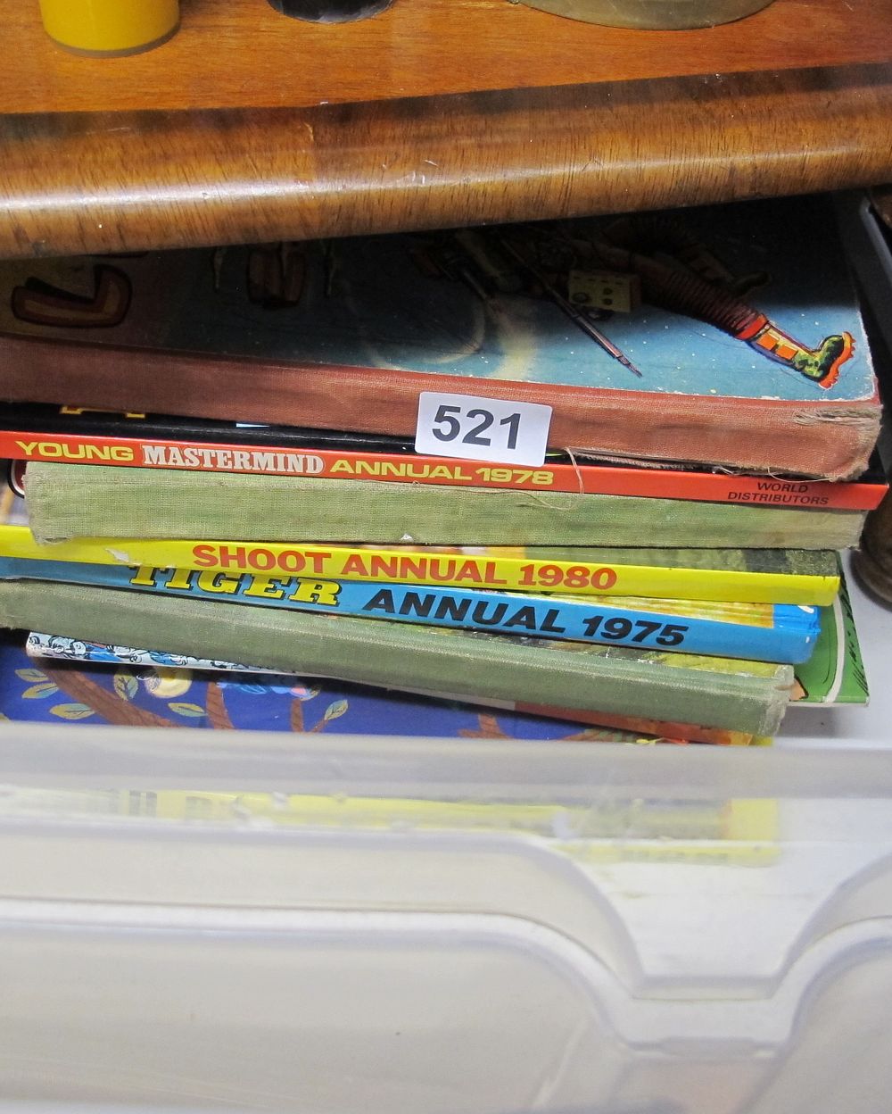 Lot 521: qty of annuals