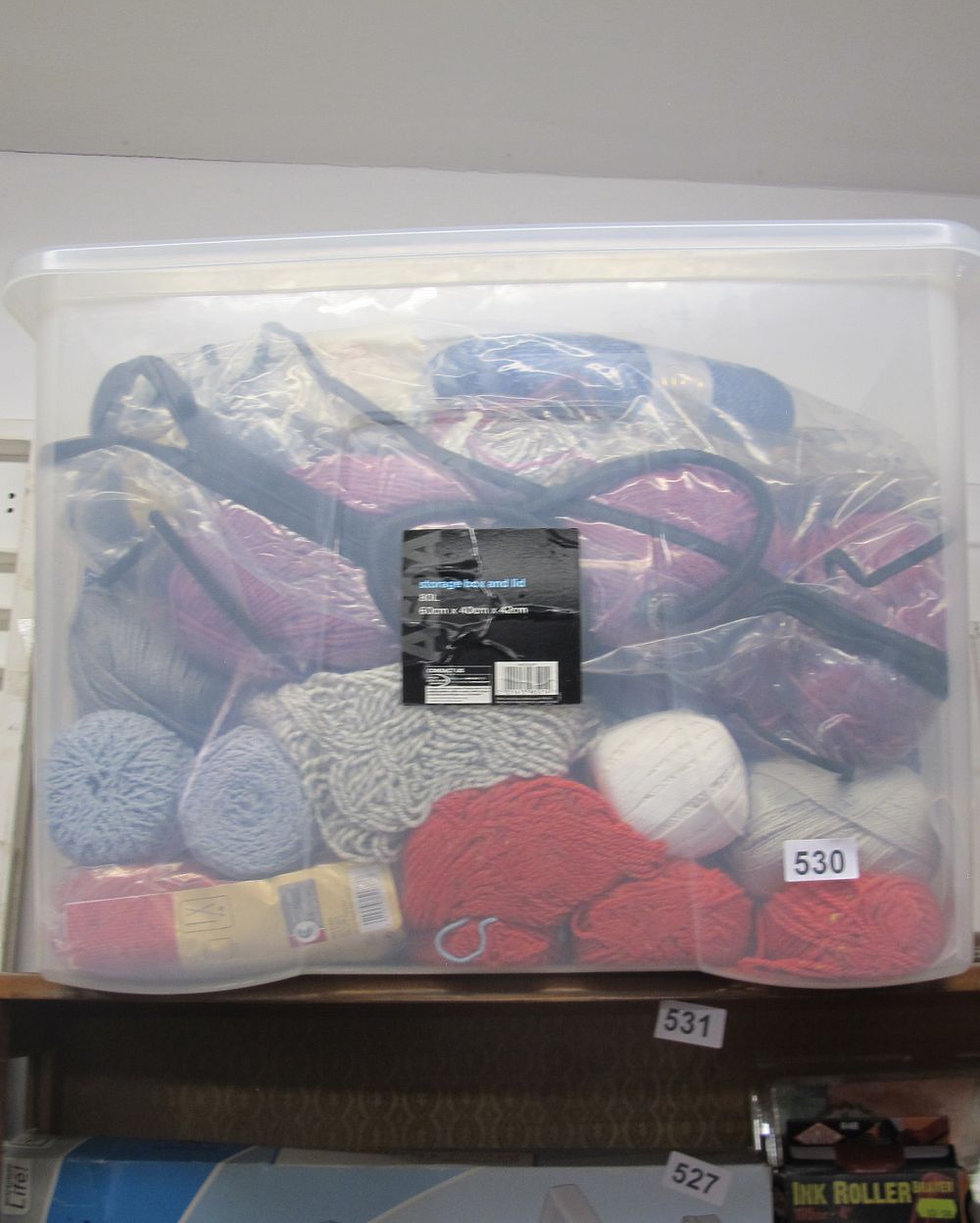 Lot 530: tub of wool