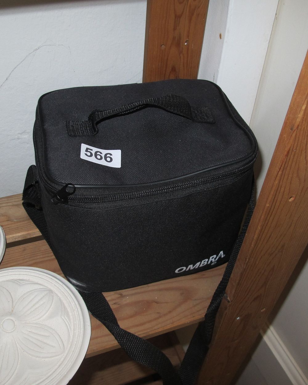 Lot 566: breathing aparatus