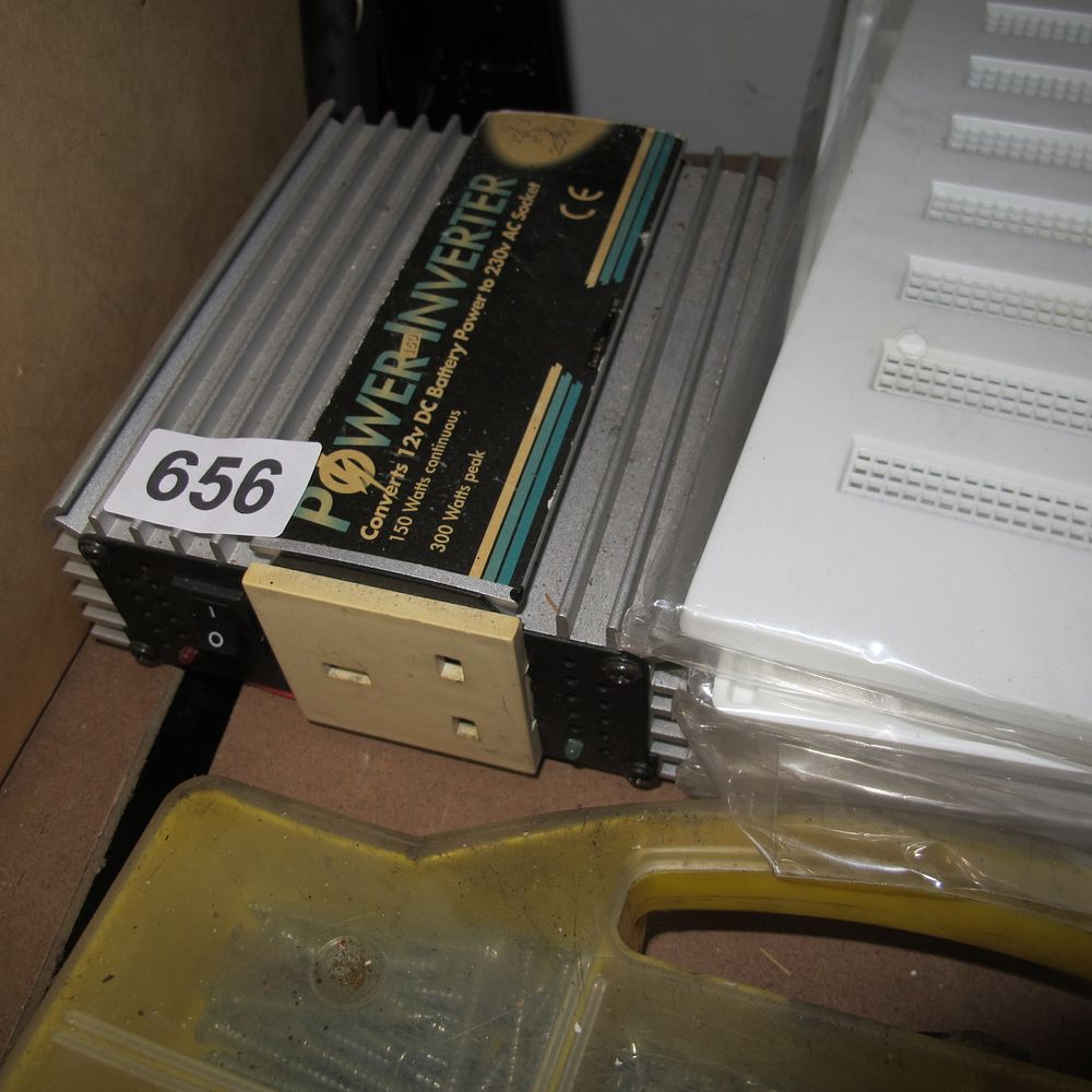 Lot 656: power inverter