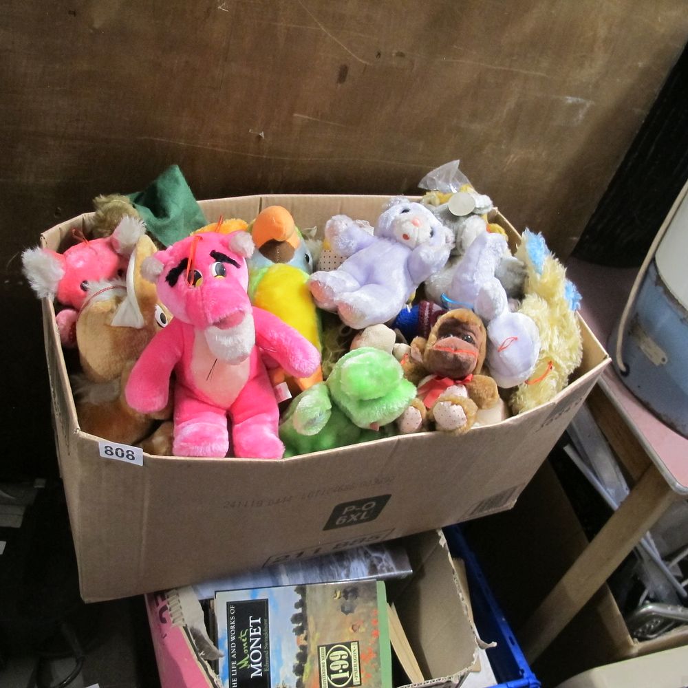 Lot 808: Large box of misc cuddly toys