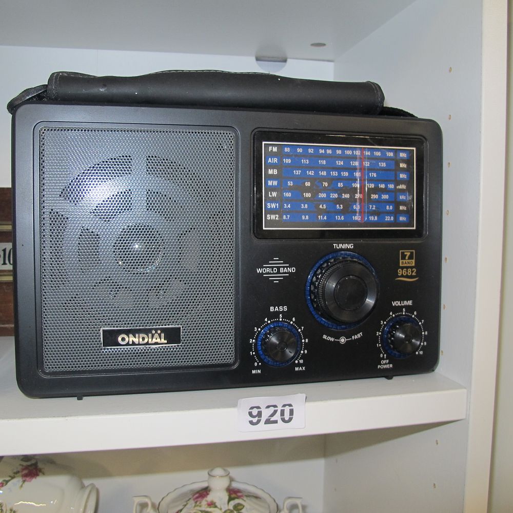 Lot 920: Ondial world band radio