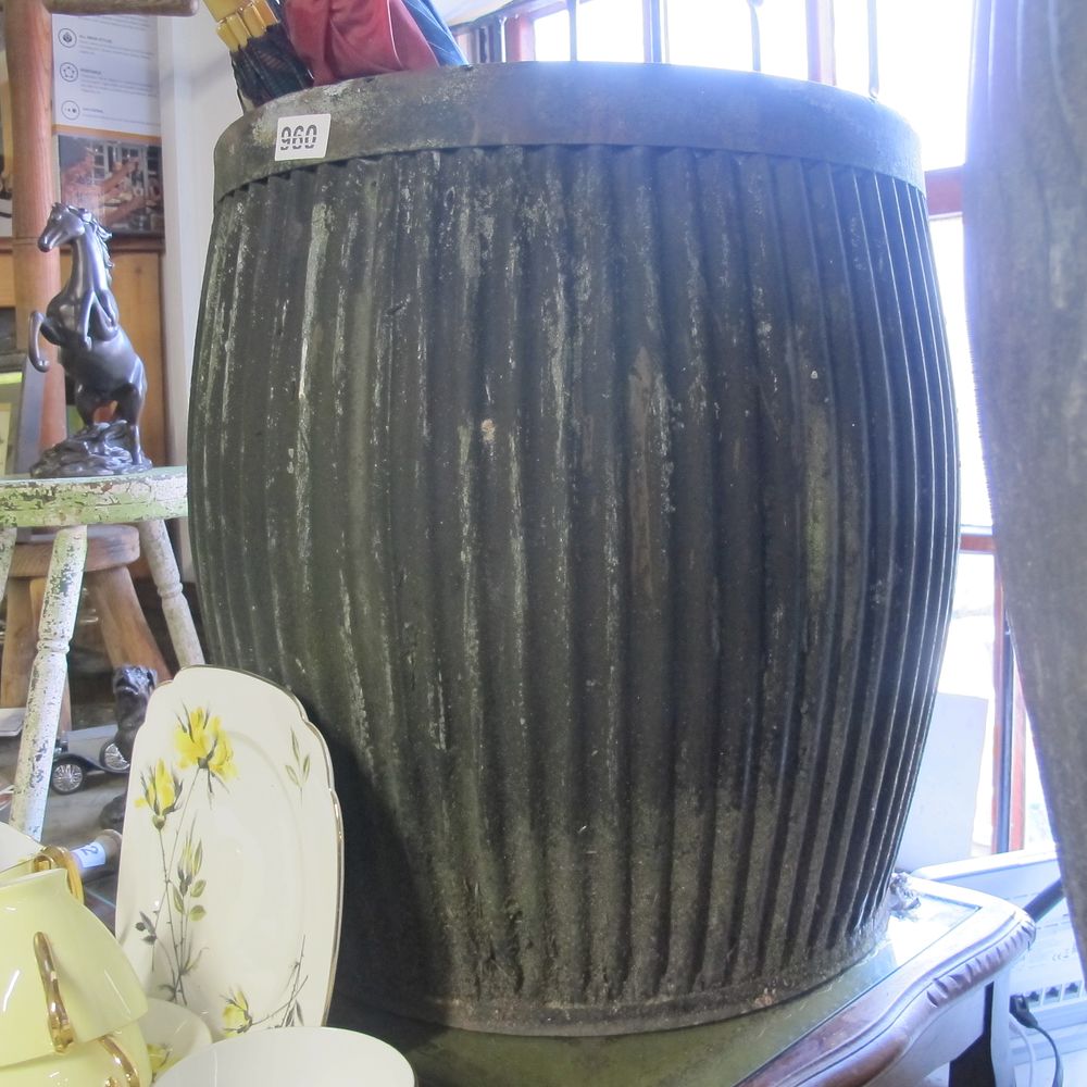 Lot 960: Washing tub