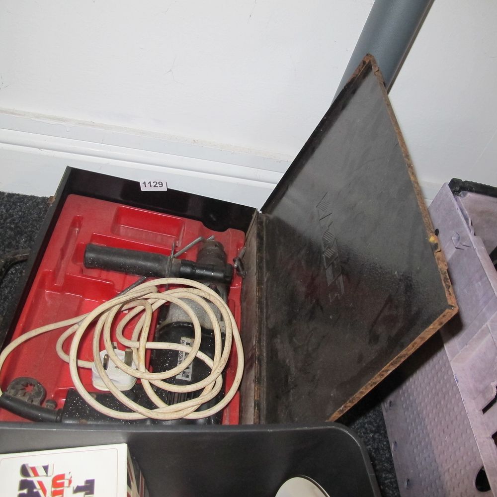 Lot 1130: Electric drill