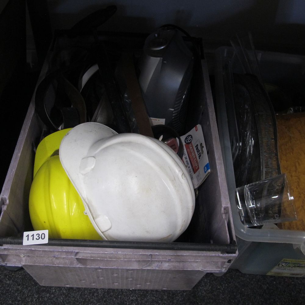 Lot 1131: A tub of misc
