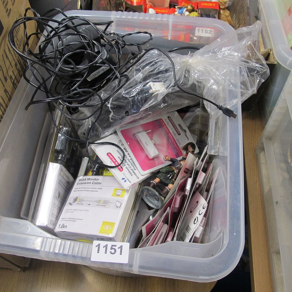 Lot 1151: A tub of misc.