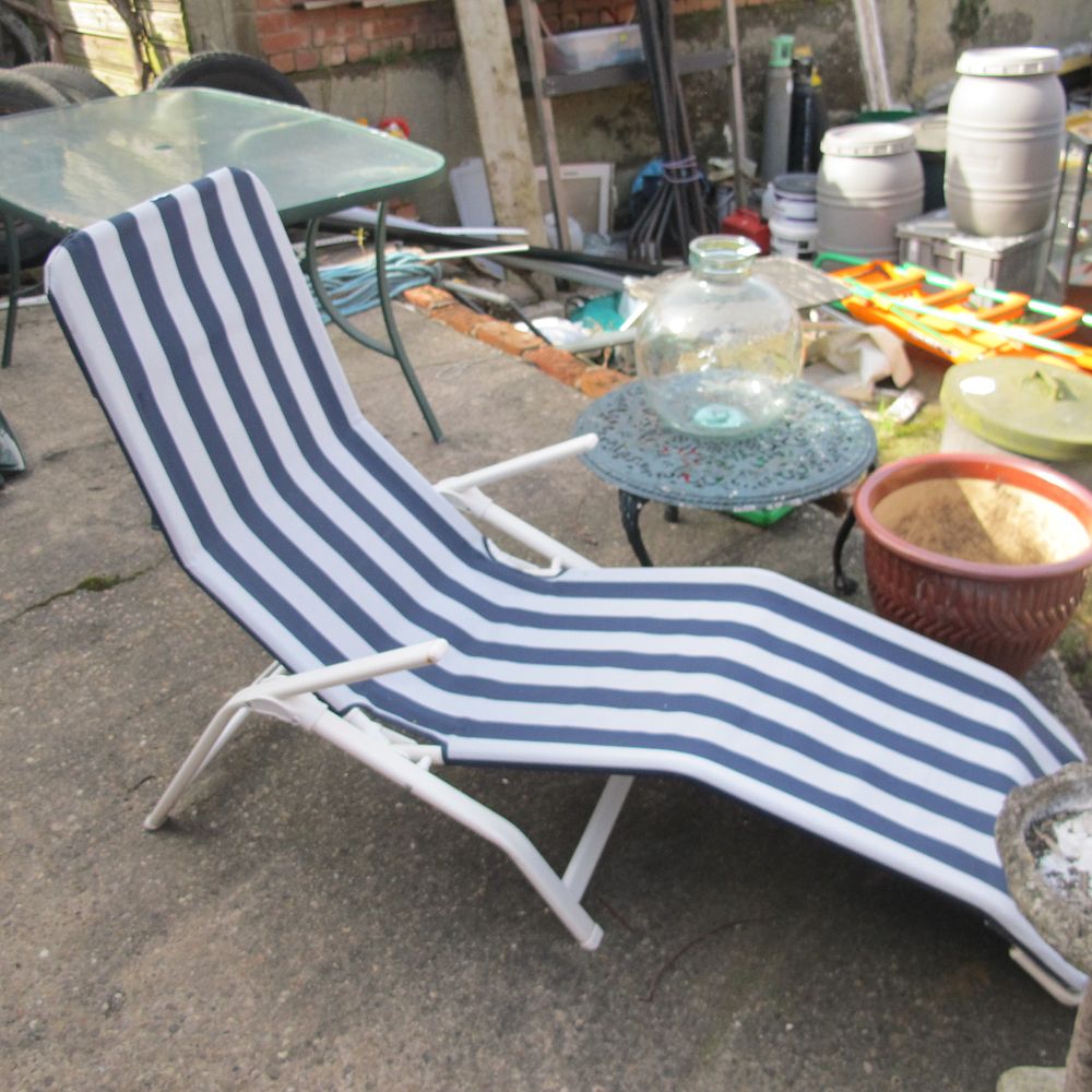 Lot 1194: Sun lounger