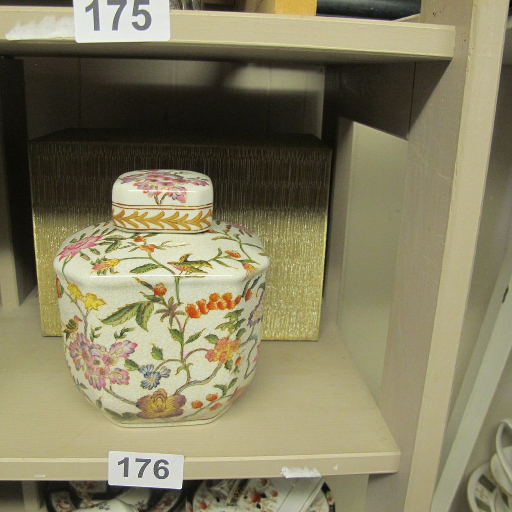 Lot 176: Ginger jar with lid