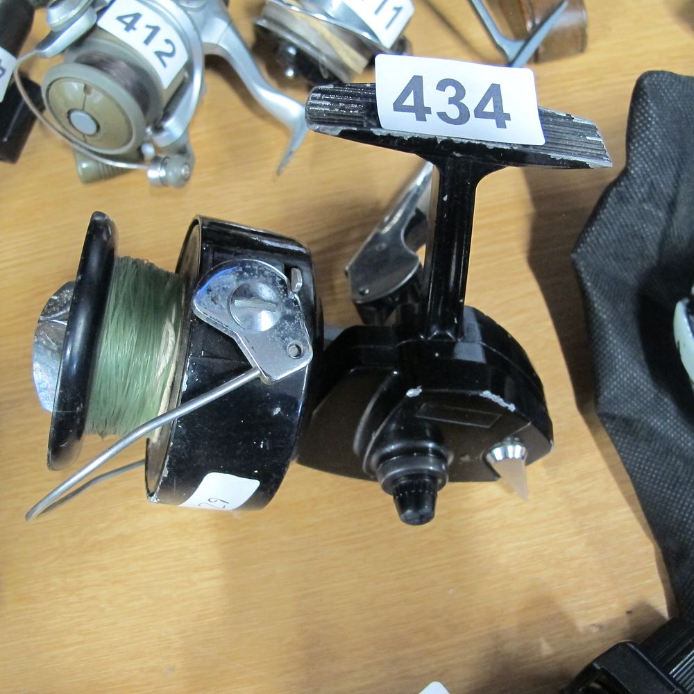 Lot 434: large vintage fishing reel