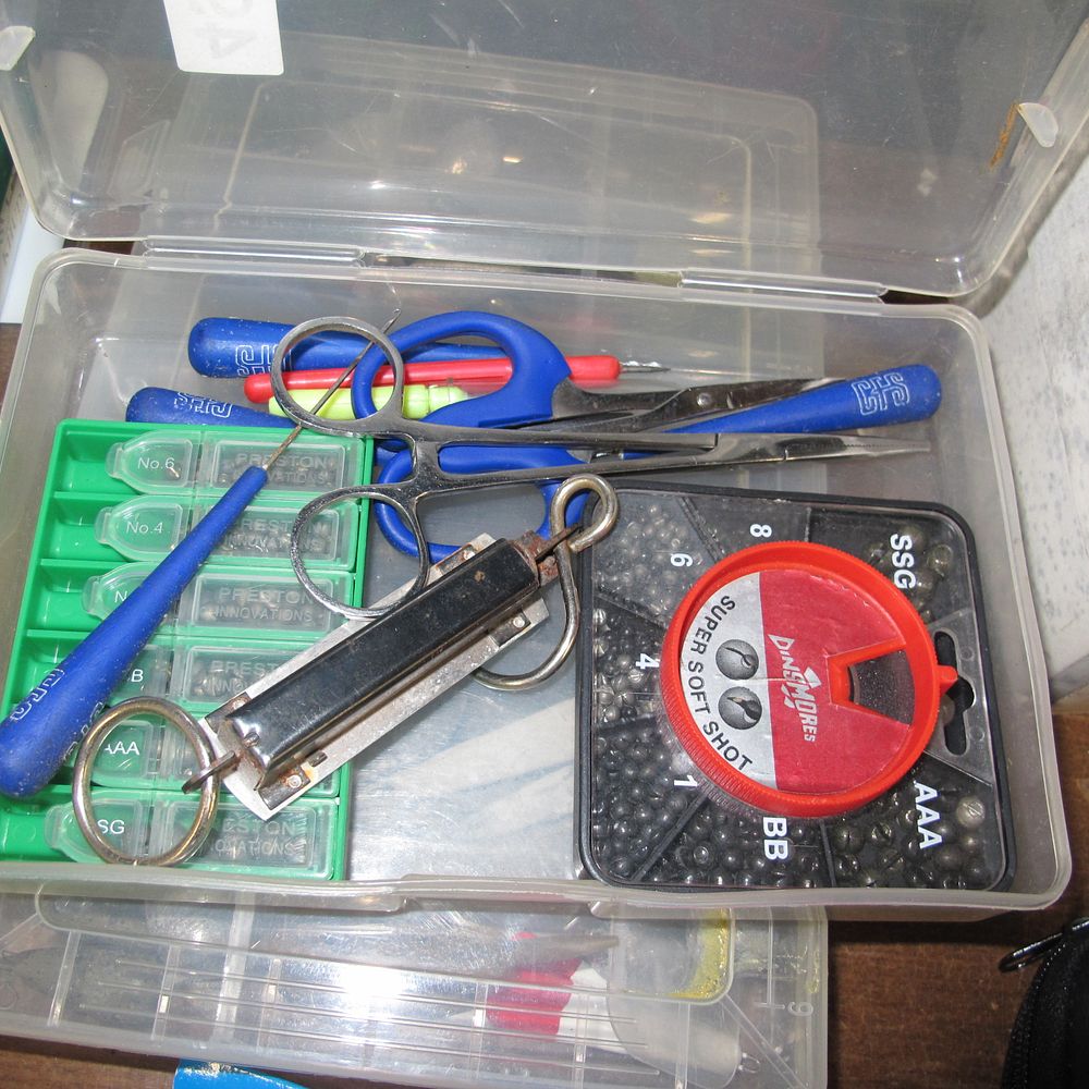 Lot 492: tub of fishing equipment misc