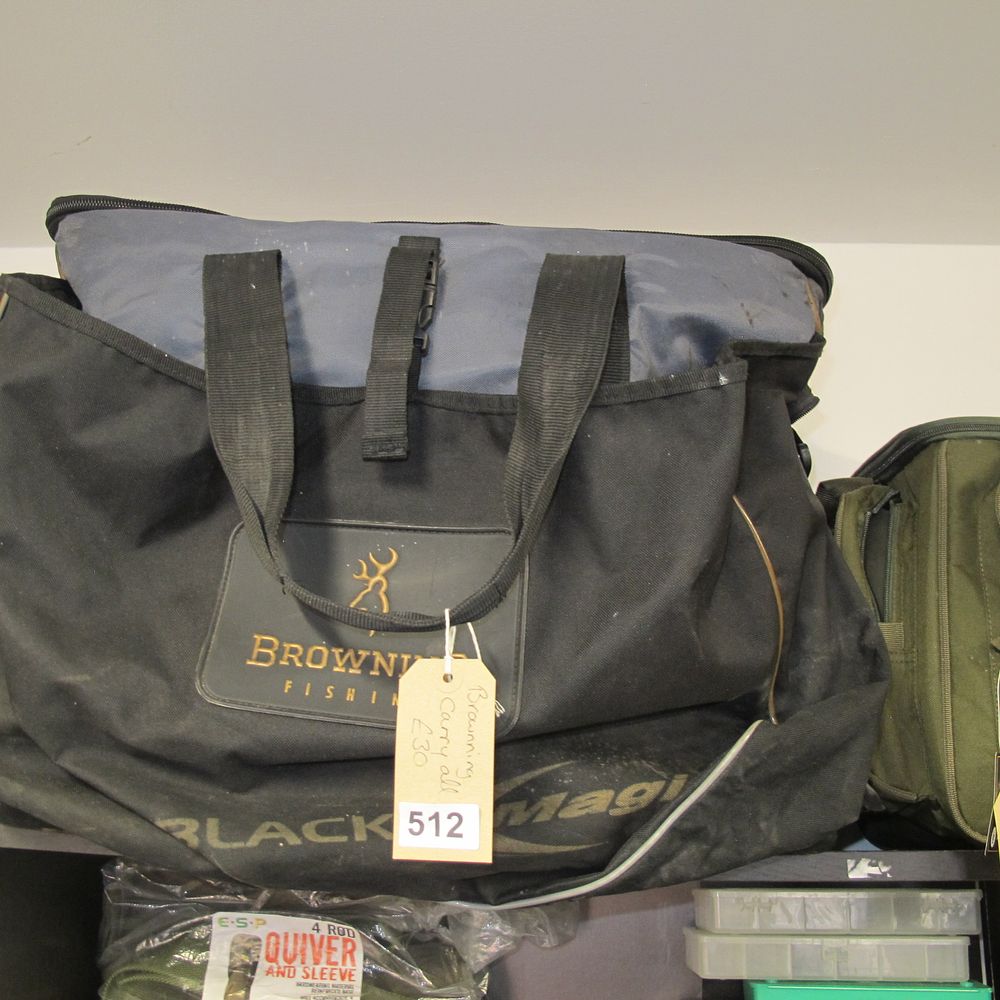 Lot 512: browning carry all fishing tackle bag