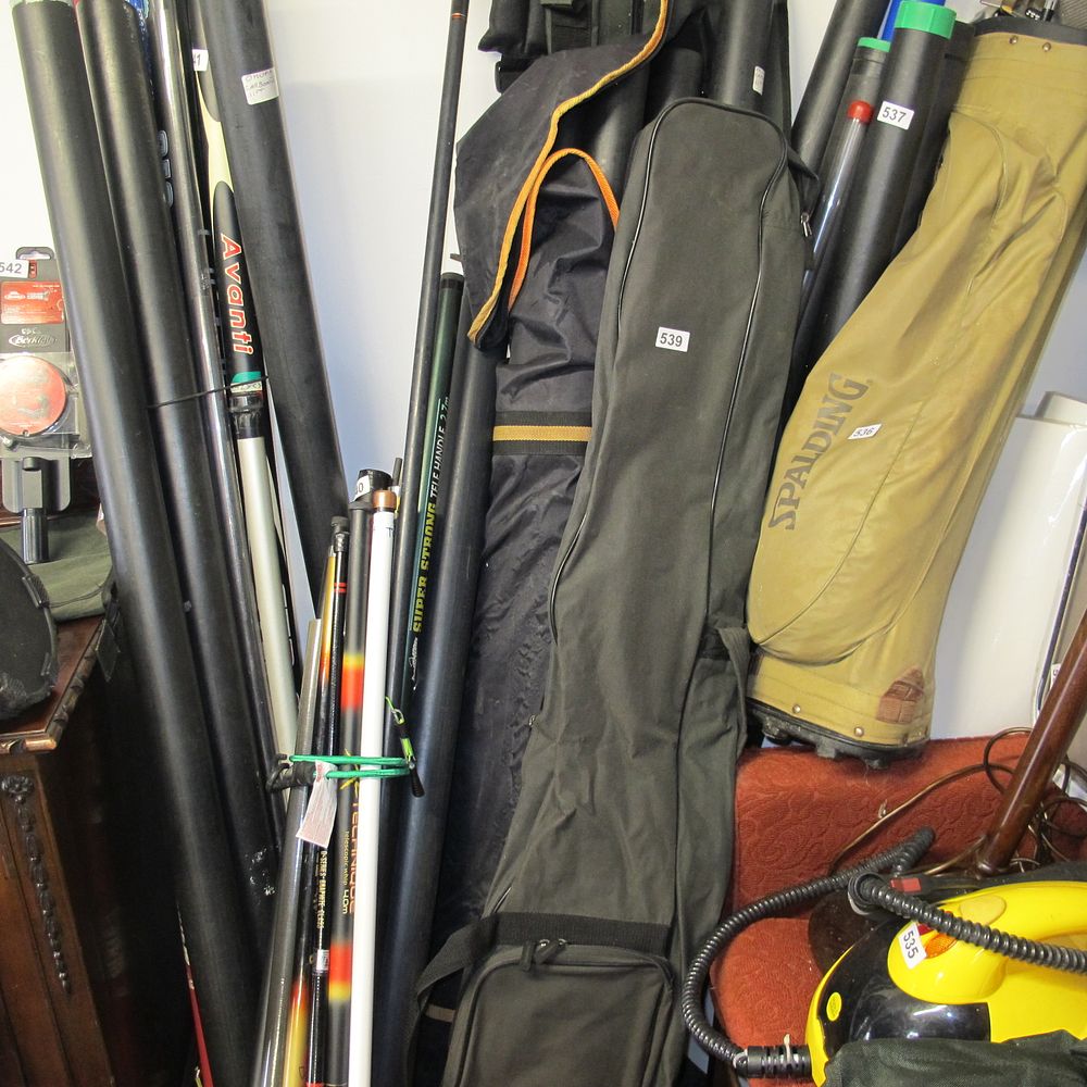 Lot 539: fish rod case