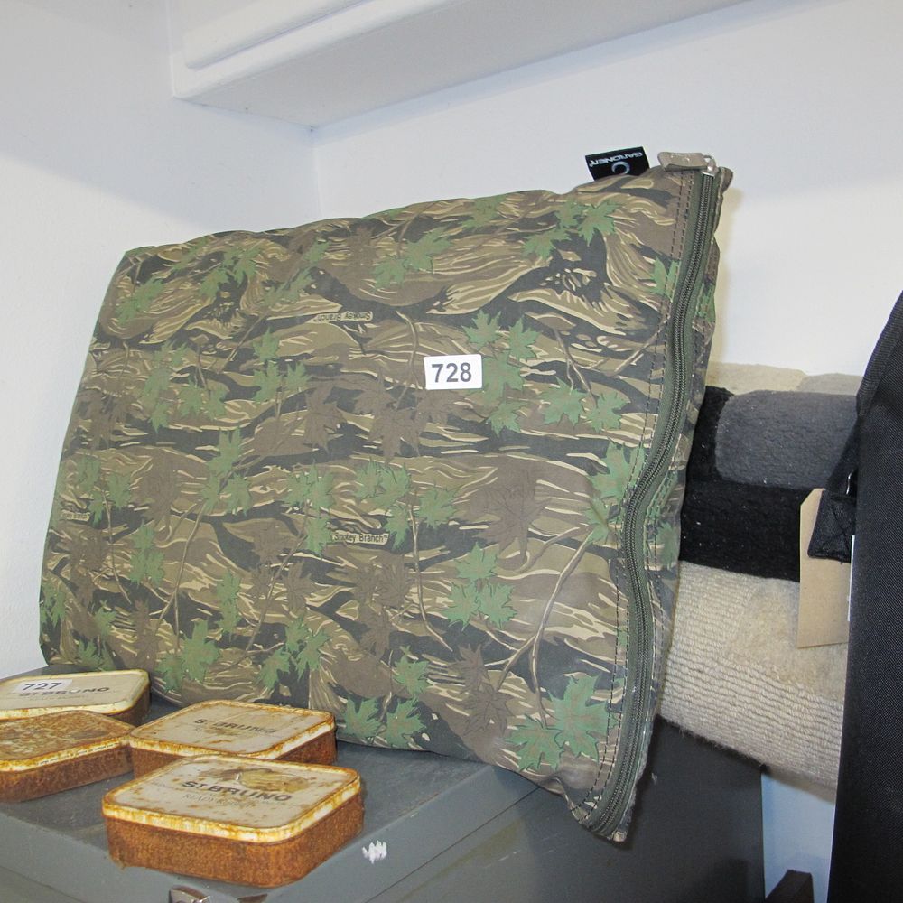Lot 728: Gardner fishermans camouflaged pillow