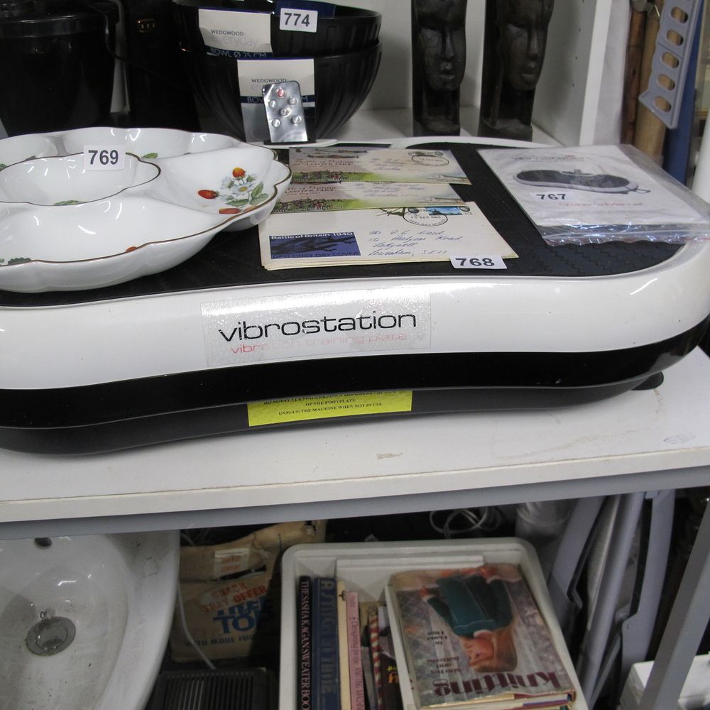 Lot 767: Vibrostation perfect for blood circulation