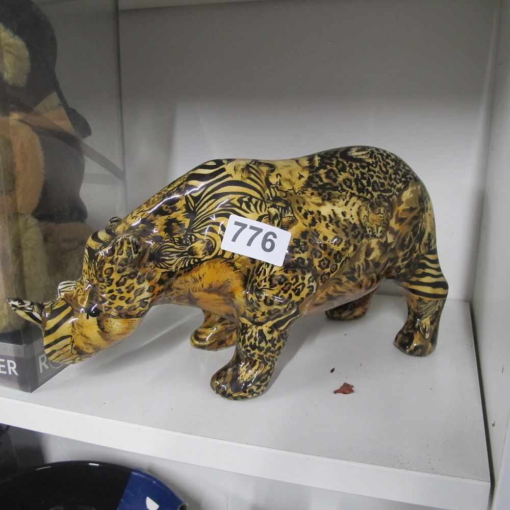 Lot 776: collage chinaRhino figurine