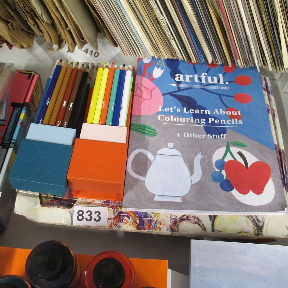 Lot 833: Artful colouring pencil set
